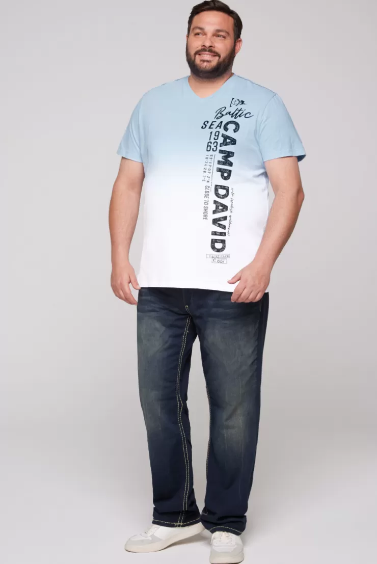 CAMP DAVID & SOCCX T-Shirt Dip Dye mit senkrechtem Logo Artwork summer blue summerblue Best Sale